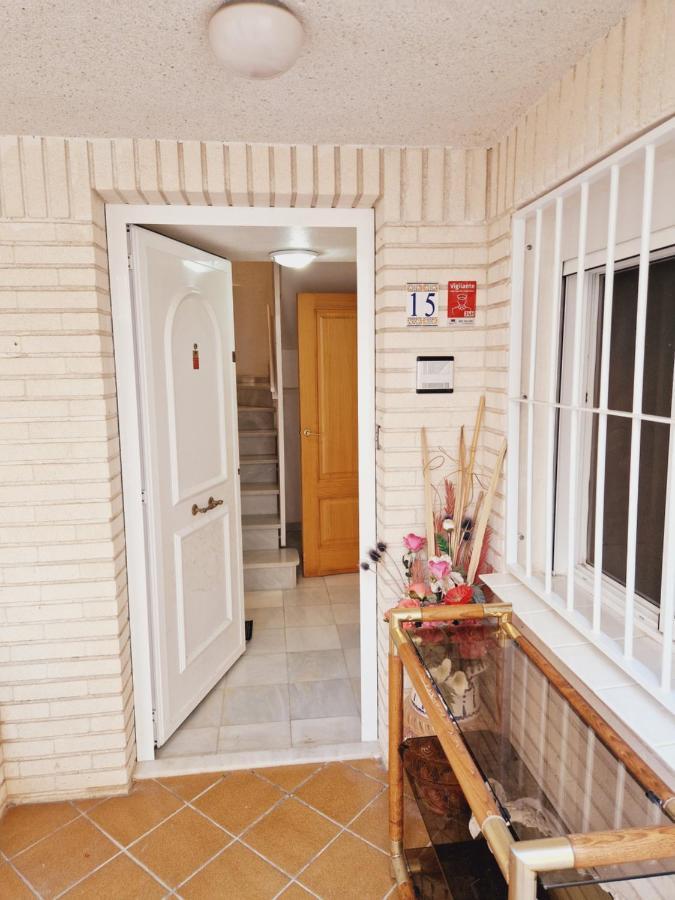 Magnifico Chalet Adosado En Torrevieja, Alicante. المظهر الخارجي الصورة