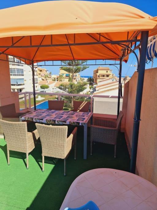 Magnifico Chalet Adosado En Torrevieja, Alicante. المظهر الخارجي الصورة