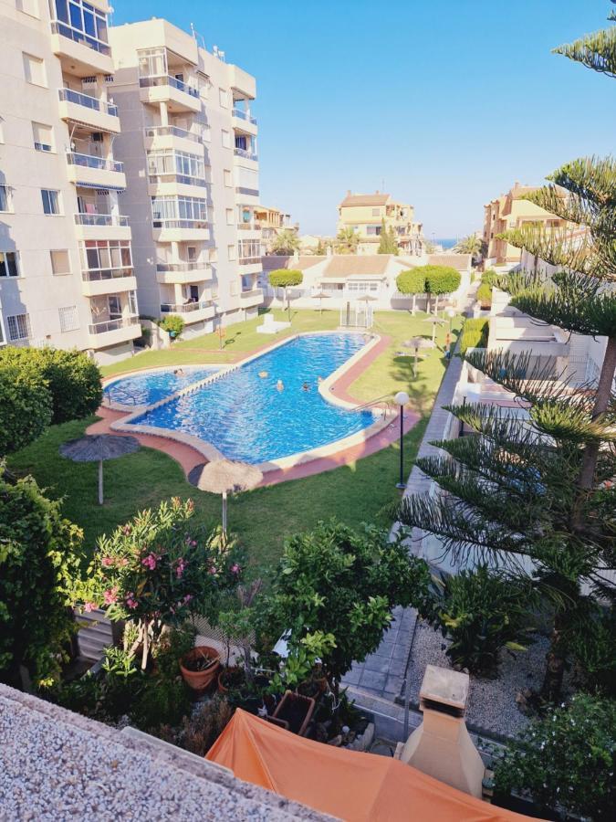 Magnifico Chalet Adosado En Torrevieja, Alicante. المظهر الخارجي الصورة